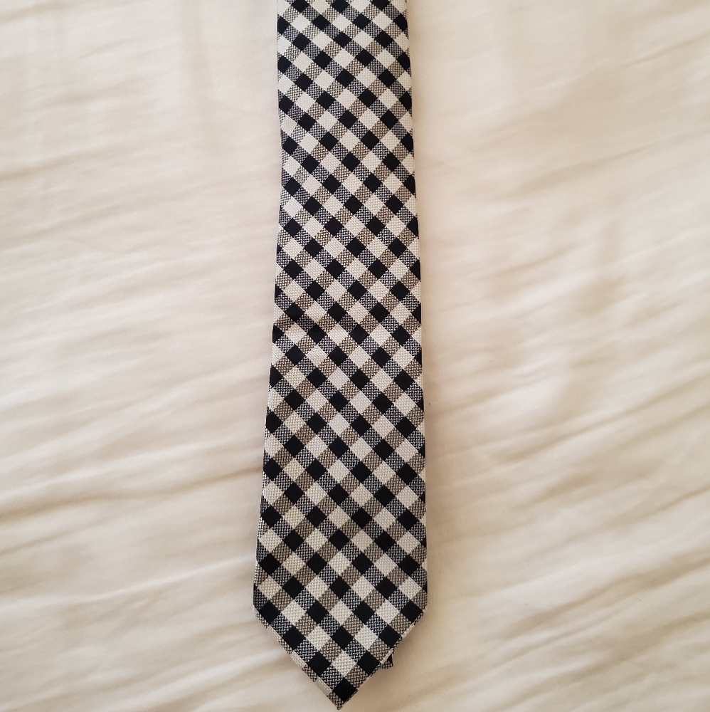 Bar lll Tie